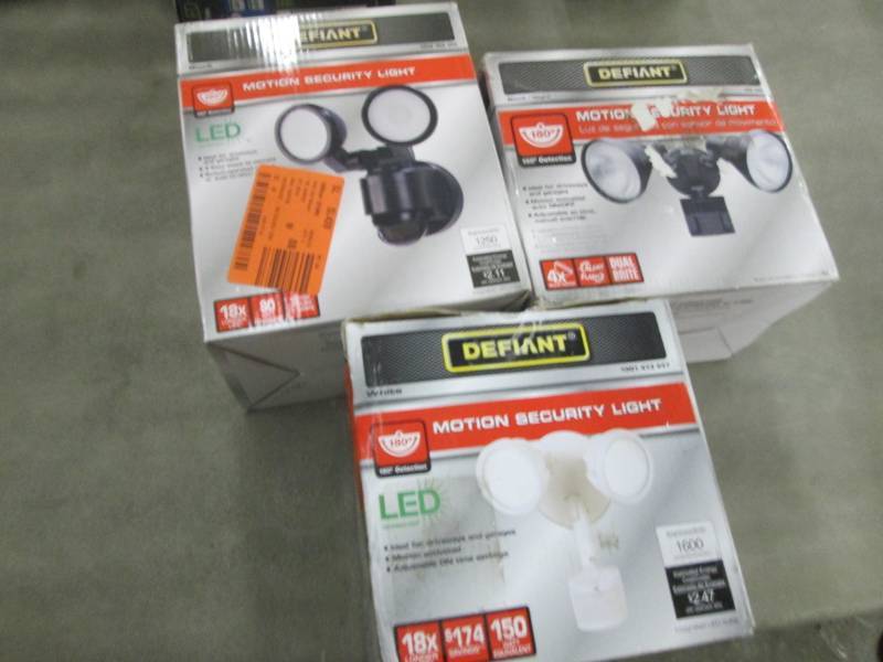 lot 284 image: Lot of 3 Assorted Defiant Motion Se...