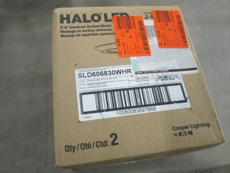 lot 286 image: Lot of 2 5 in. and 6 in. Matte Whit...