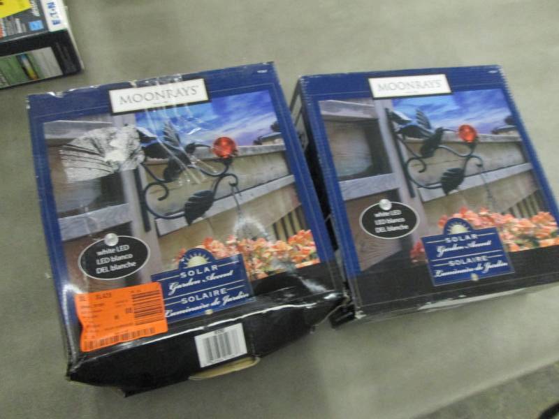 lot 287 image: Lot of 2 Moonrays Solar Powered Int...