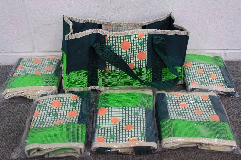 lot 96 image: 4 Garden BagsTotes for Picking Produce - New