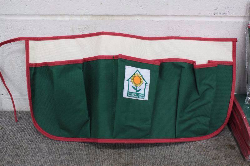 lot 93B image: Garden Aprons Brand New - 5 qty