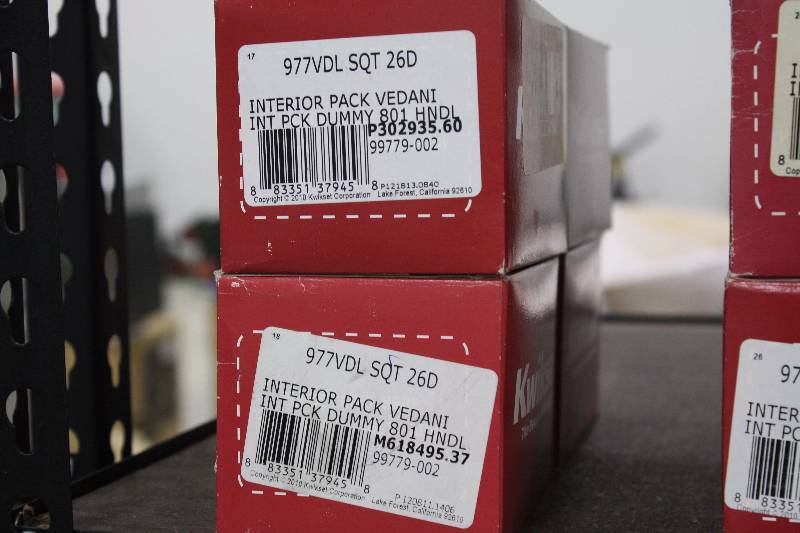 lot 11A image: Kwikset 977VDL SQT 26D 977VDL-26D Satin Chrome Vedani Dummy Interior Pack for Contemporary Handlesets - 4 Sets $50 Value