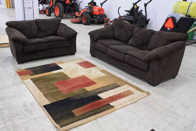 lot 50 image: Matching Brown Couch and Love Seat - Good Condition