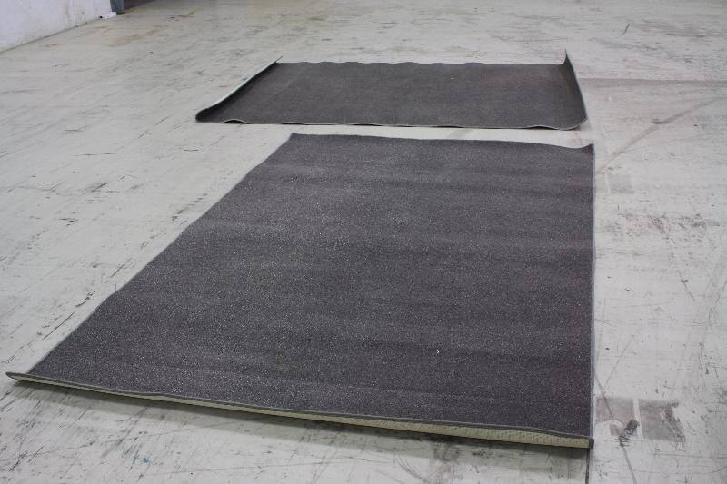 lot 148 image: 2 Matching Area Rugs  6ft x 9ft