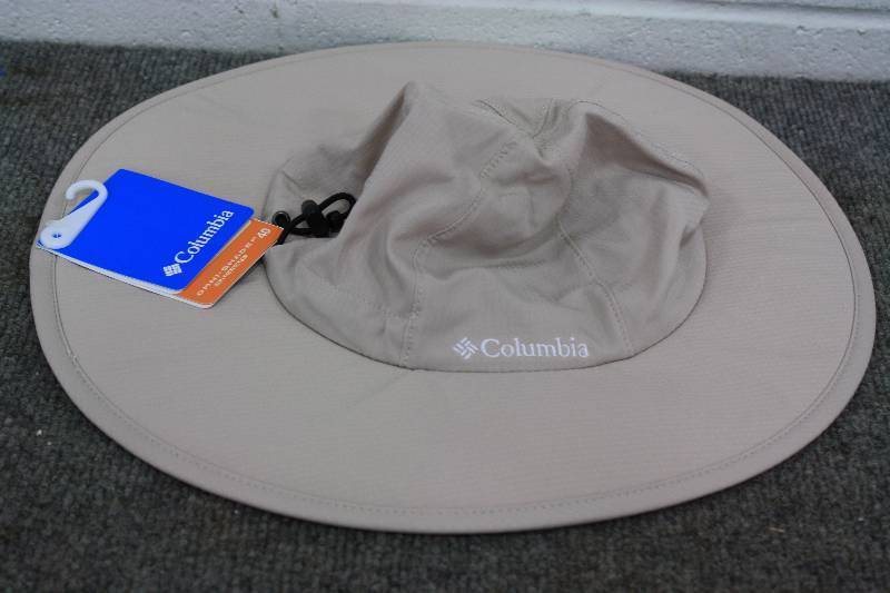 lot 27A image: Columbia Womens Sun Booney Hat  New $30