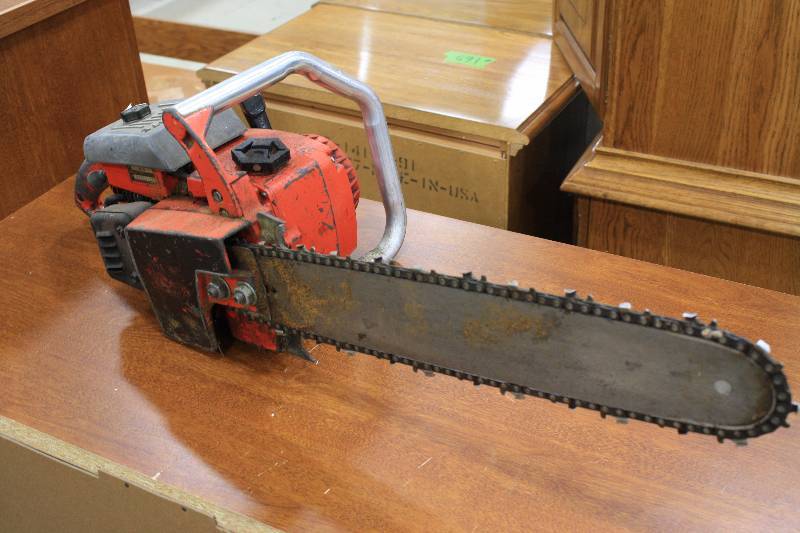 lot 137A image: Homelite XL12 Chainsaw