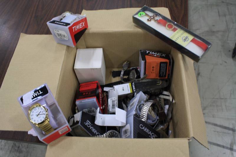 lot 143 image: Box of salvaged Watches  Great for Repair or Parts