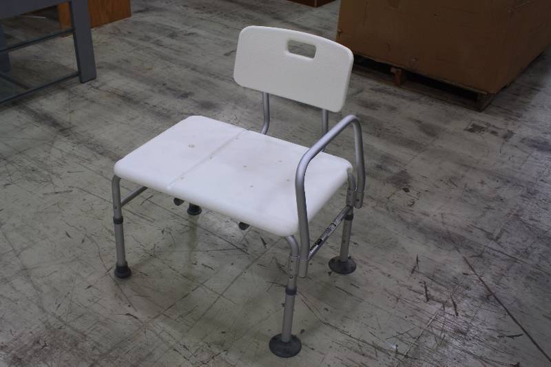 lot 174 image: Sunmark Shower Bench and Chair