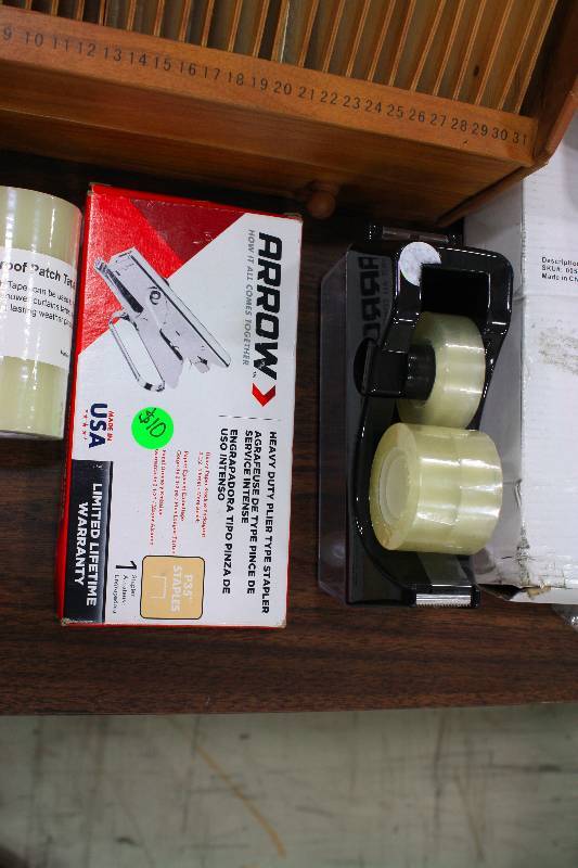lot 140 image: Large lot of Office Supplies