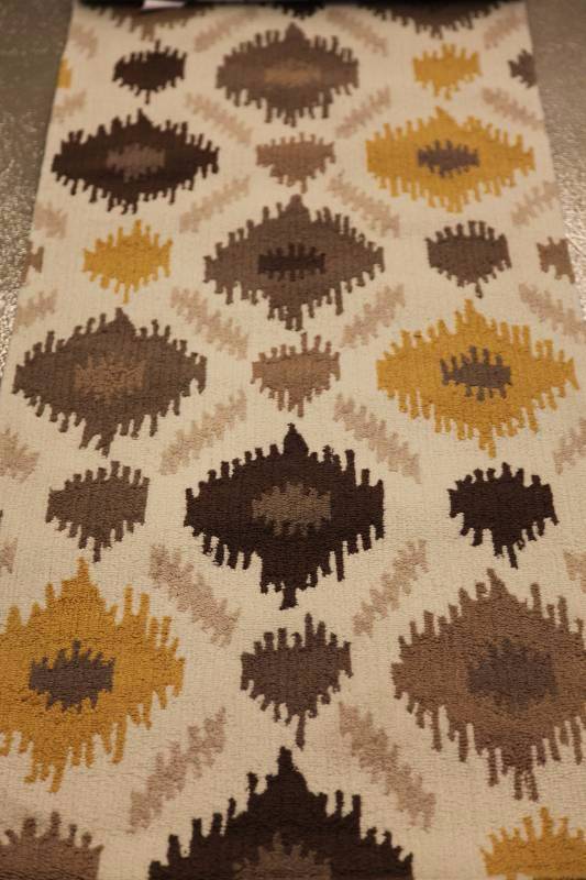 lot 134 image: 8ft Runner (Rug #21)