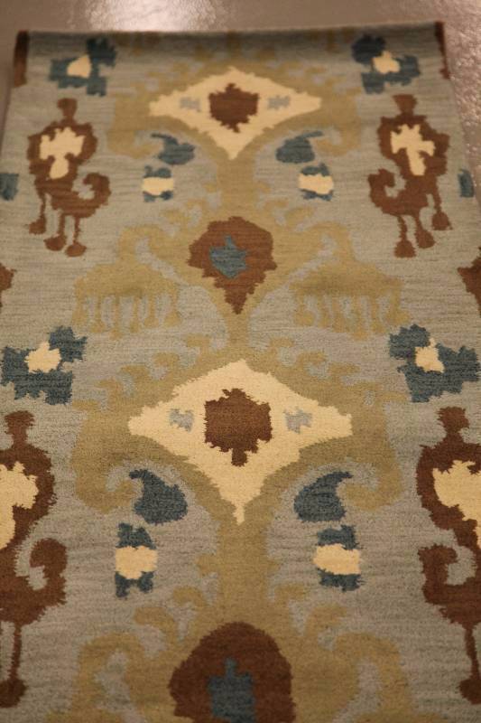 lot 122 image: 8ft Runner (Rug #31)