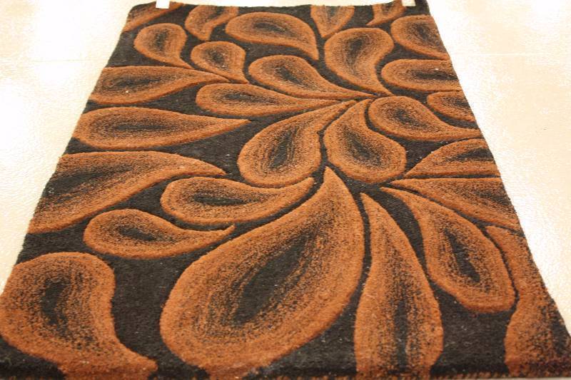 lot 150 image: 4.5ft Placemat Rug (Rug #54)