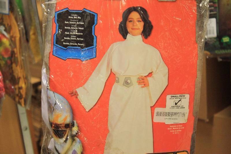 lot 190 image: Star Wars Princess Leia Child Costume Size Small 4-6