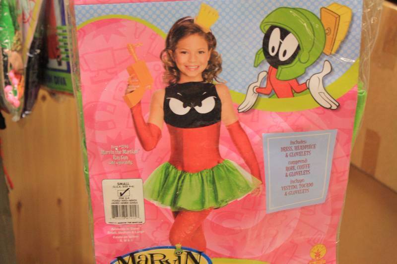 lot 210 image: Marvin Martian Child Costume Size Small 4-6