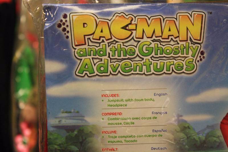 lot 218 image: PacMan Deluxe Blinky Kids Costume Size Medium 8-10