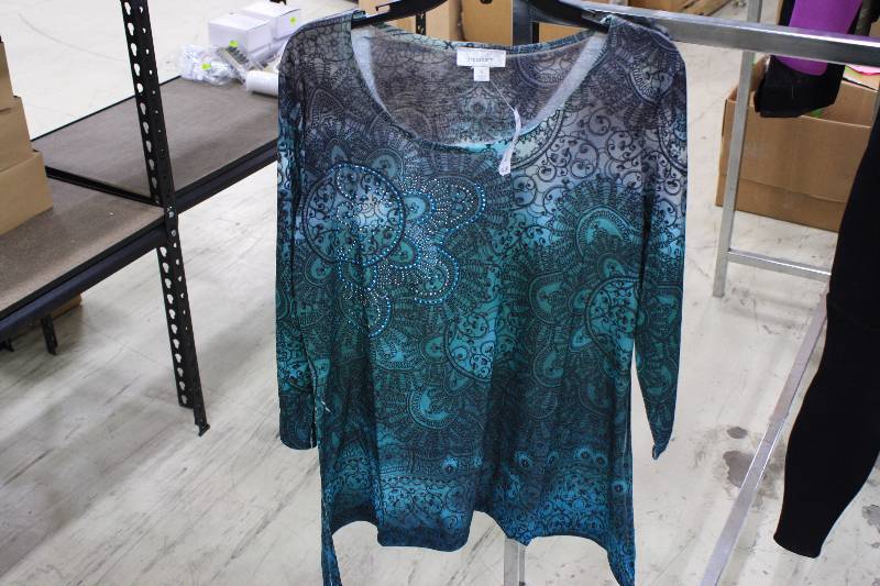 lot 167 image: Dress Barn Womens XL Shirts - New w Tags  2Qty $68 Value