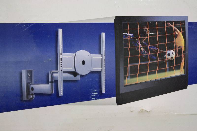 lot 69B image: TV Wall Mount 40 Swivel - NEW