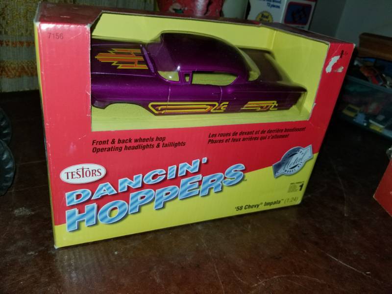 lot 340 image: Testors Dancin Hoppers 124 Scale 1958 Chevy Impala