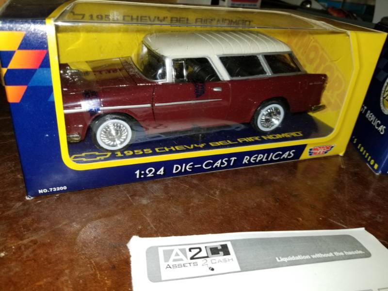 lot 308 image: Motor Max 124 Scale Die Cast Metal 1955 Chevy Belair Nomad