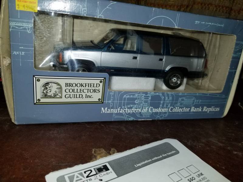 lot 312 image: Brookfield Collectors Guild, Inc. Chevrolet Suburban Bank