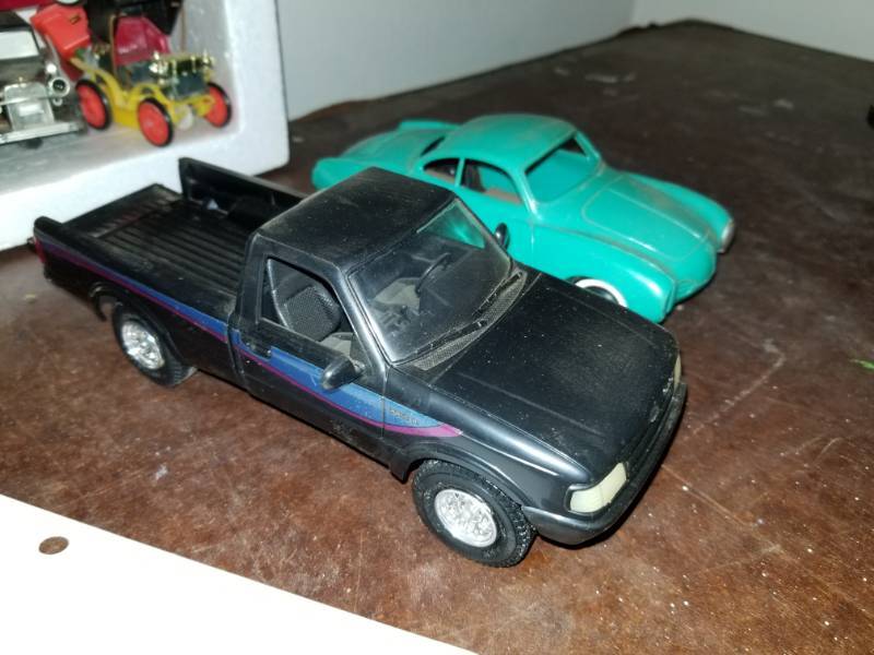 lot 349 image: Scale Plastic Cars