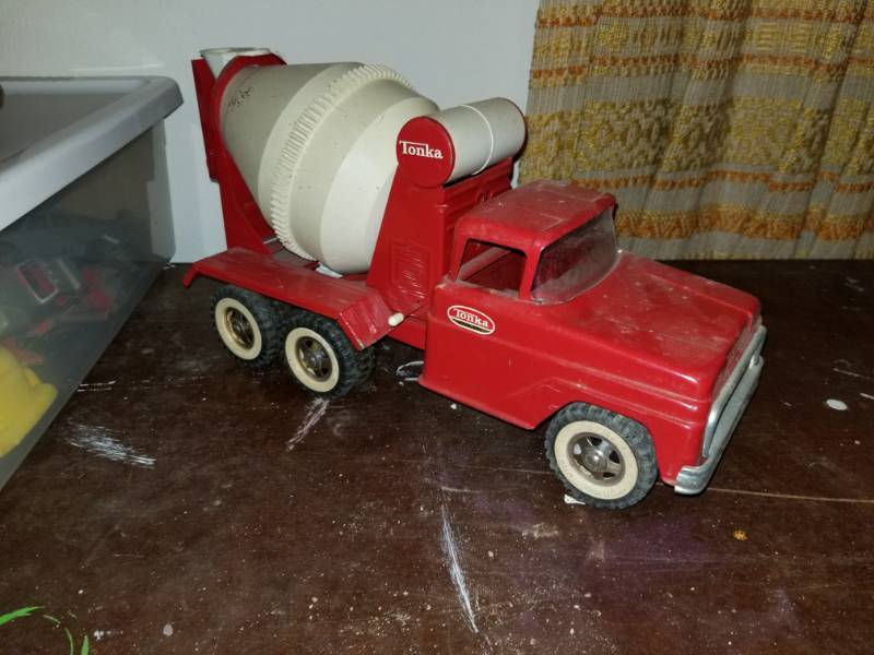 lot 389 image: Tonka Metal Scale Cement Mixer