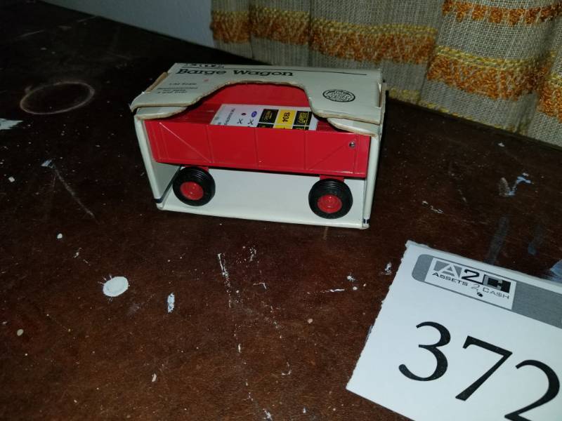 lot 372 image: Ertl Metal 132 Scale Barge Wagon