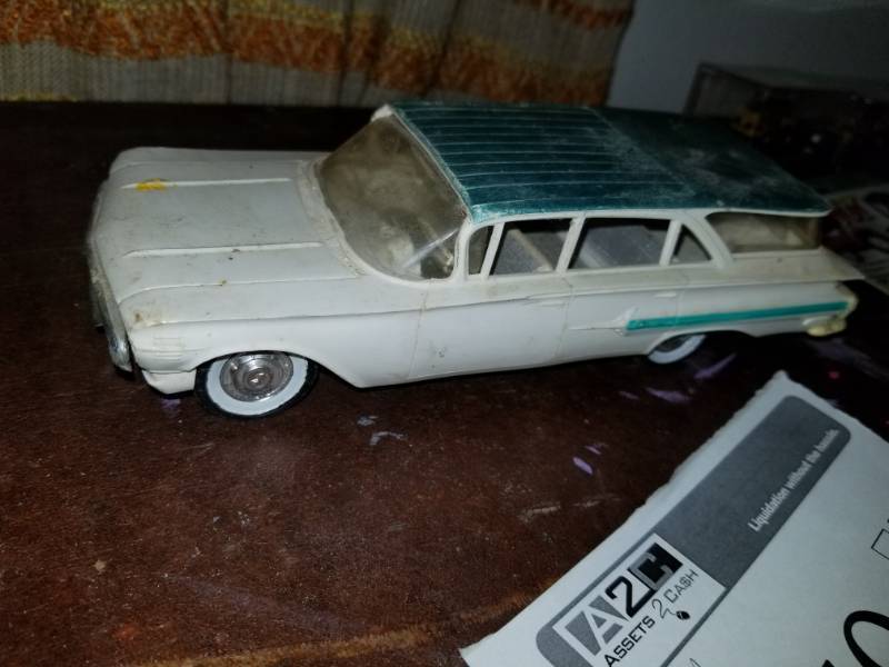 lot 359 image: Scale Die Cast Metal Wagon