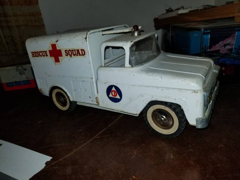 lot 385 image: Metal Scale Tonka Ambulance