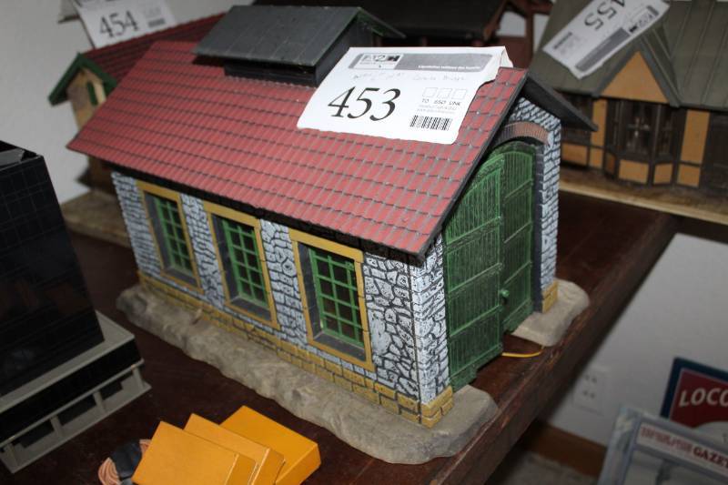 lot 453 image: Pola G-Scale Model Covered Bridge