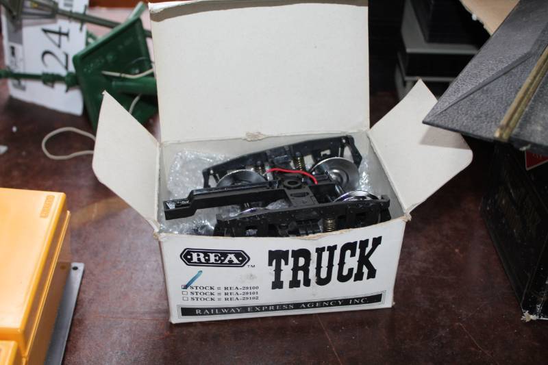 lot 473 image: Railway Express Agency Inc. Scale Train Locomotive Truck