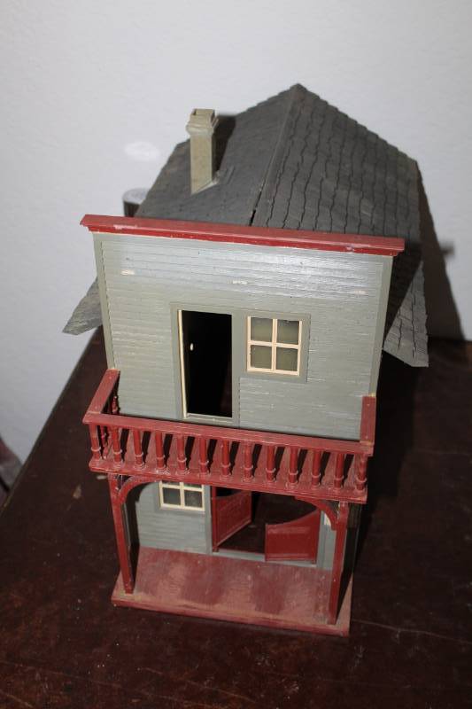 lot 451 image: Pola G-Scale Model Old Town Saloon House