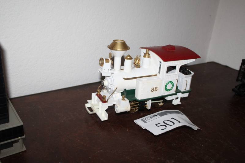 lot 501 image: G-Scale Train Locomotive