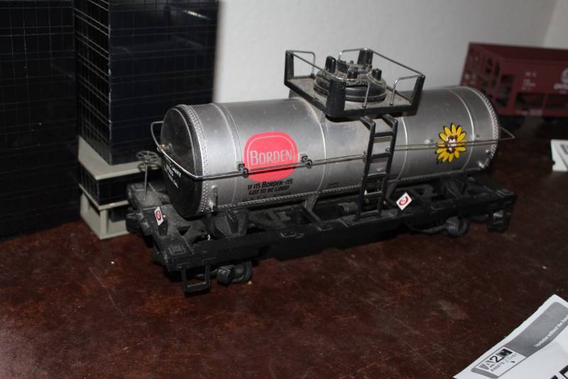lot 475 image: Scale Train Borden Chemical Car