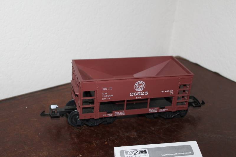 lot 498 image: Scale Train Ore Hopper Car