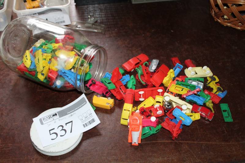 lot 537 image: Plastic Toy Cars