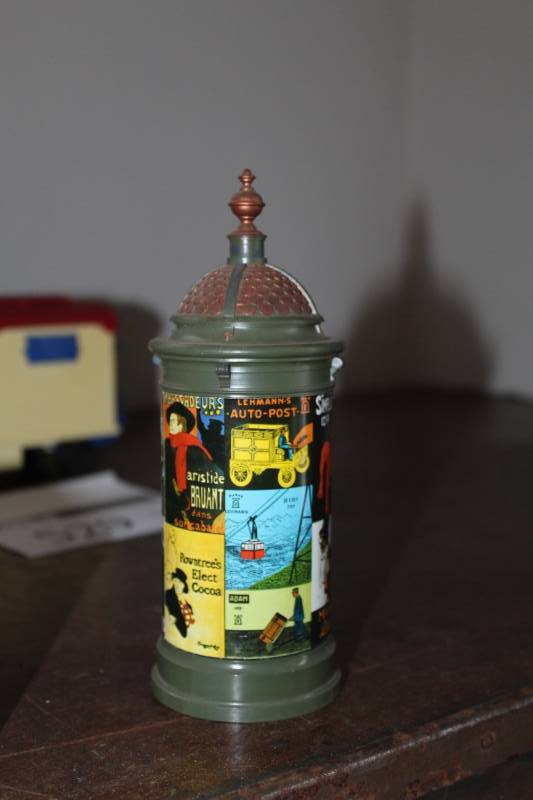lot 530 image: LGB The Big Train Scale Model Train Kiosk