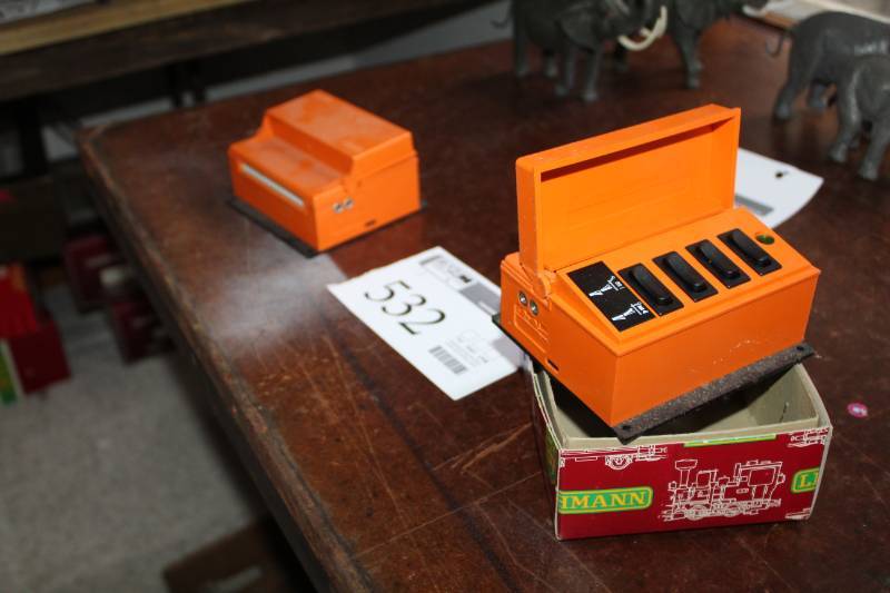 lot 532 image: LGB Power Controllers