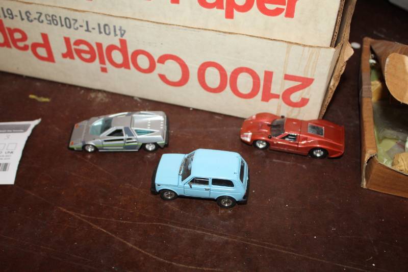 lot 407 image: Die Cast Metal Cars
