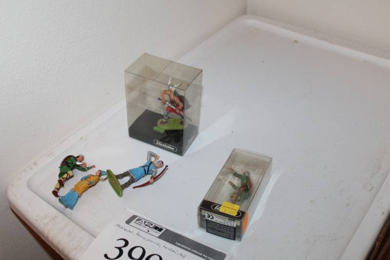 lot 399 image: Preiser Elastolin Hand-Painted Medievel, Renaissance Figurines