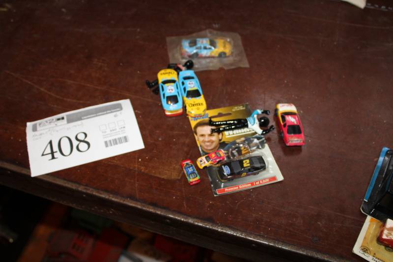lot 408 image: NASCAR Scale Cars and Metal Figurines