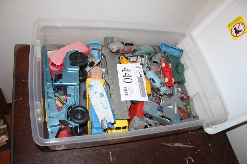 lot 440 image: Metal and Plastic Toy Cars