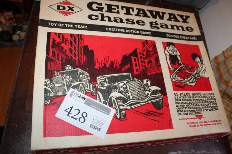 lot 428 image: DX Getaway Chase Game