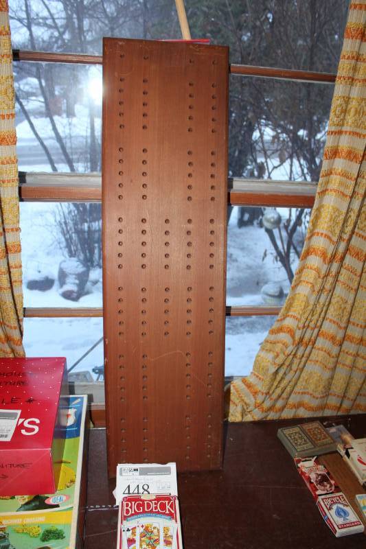 lot 448 image: Large Cribbage Board with Large Playing Cards