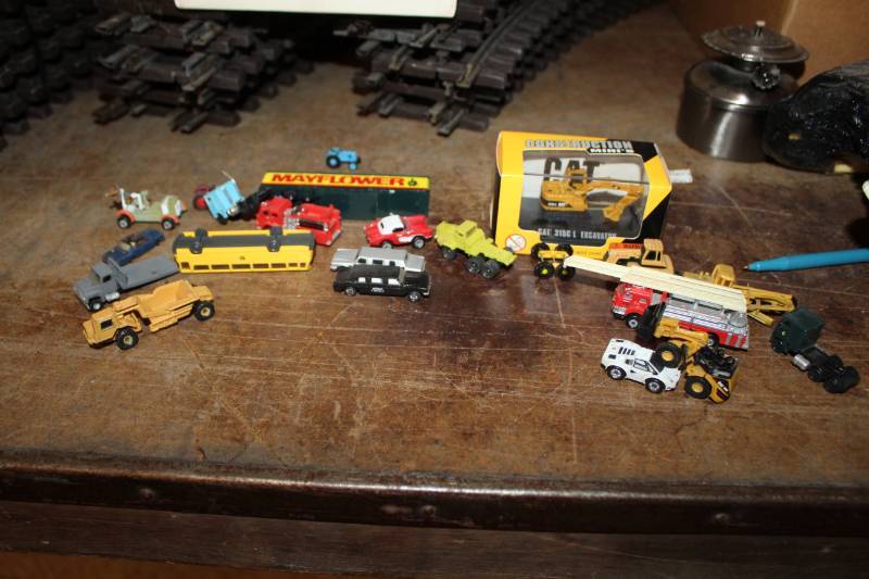 lot 494 image: Scale Model Cars, Trucks, Construction Vehicles, Tractor Trailer, And More