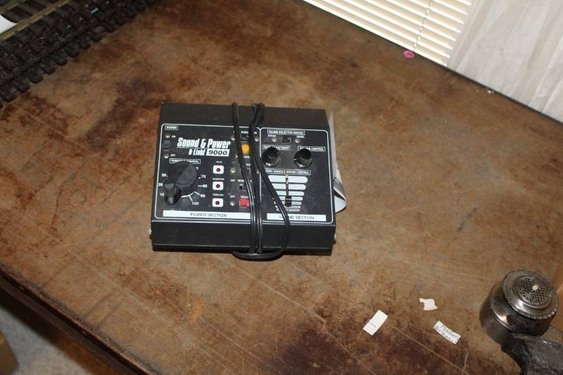 lot 568 image: MRC 9000 GHO-Scale Sound, Power and Light Transformer