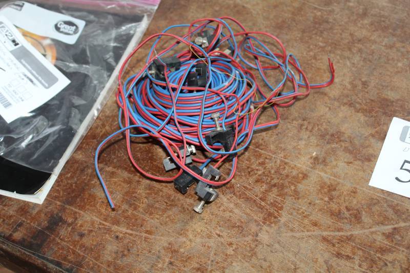 lot 566 image: LGB Train Track Power Connectors