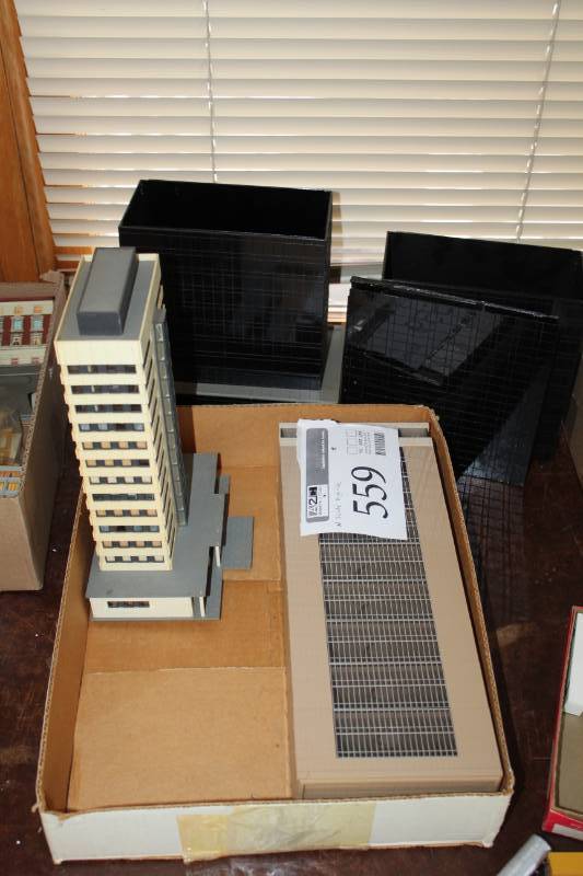 lot 559 image: N-Scale Model Highrise Buildings