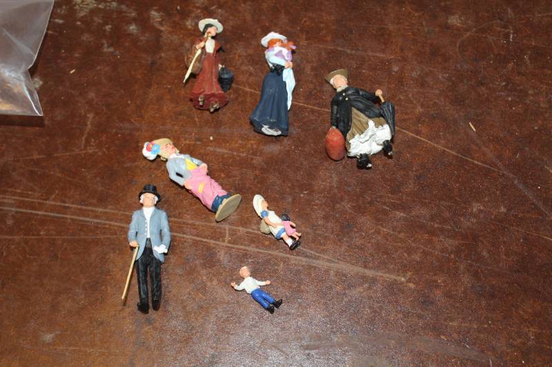 lot 583 image: Preiser G-Scale Model Figurines