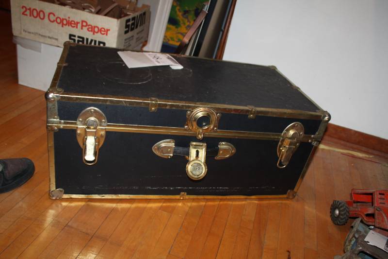 lot 198 image: Chest